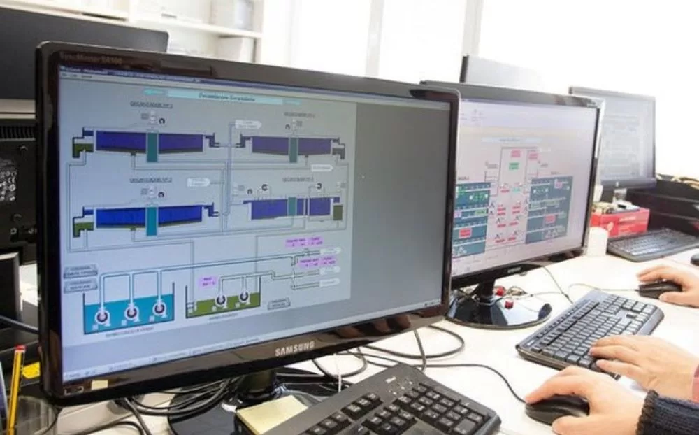 Arquitecturas de Control: Centralizada vs. Distribuida (DCS)