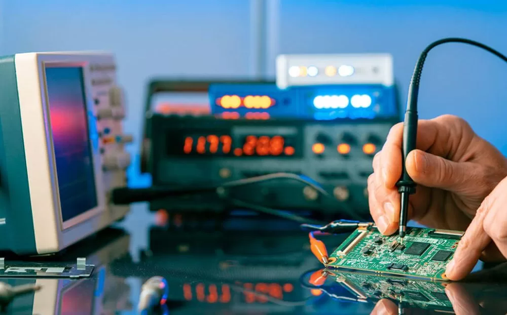 Consideraciones de Seguridad Eléctrica en el Diseño de PCB Industrial